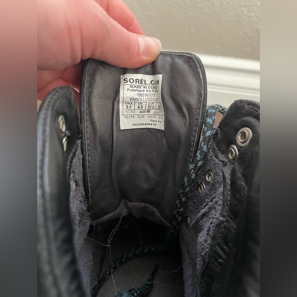 Joan of Artic Sorel Wedges - Black with Blue Laces, Winter Boots, Wedge - Picture 7 of 11